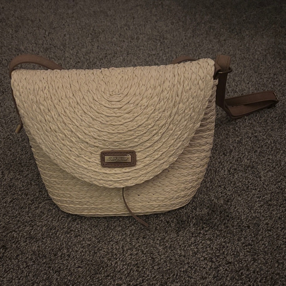 Elegant Woven Cream Crossbody Bag